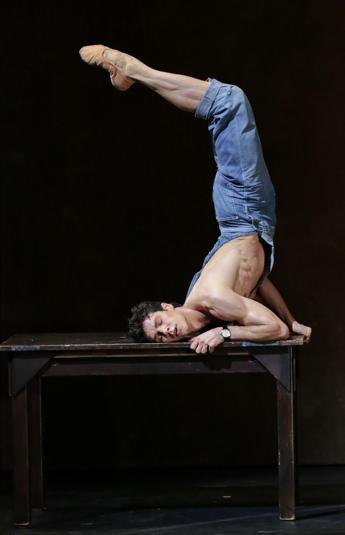 Roberto Bolle protagonista alla Scala de 'Le jeune homme et la mort'